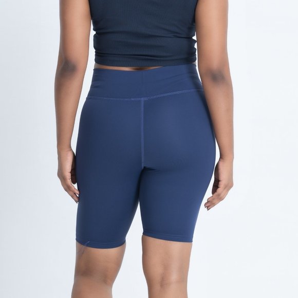 NWT Nike Sportswear Essential Women's High Waist Bike Short Navy UK 4 - UK 12 - Picture 3 of 5